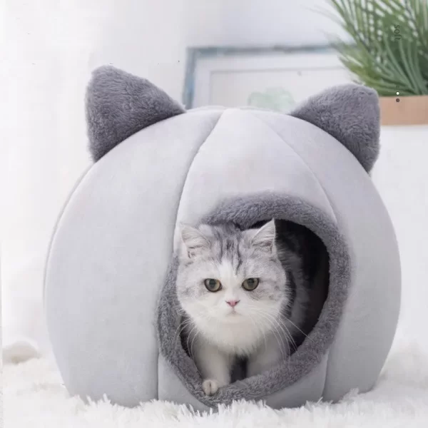 Cats Small Self-Warming Tent Bed
