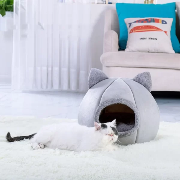 Cats Small Self-Warming Tent Bed