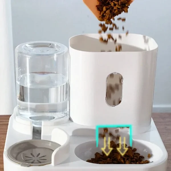 Cat Hydra Feeder